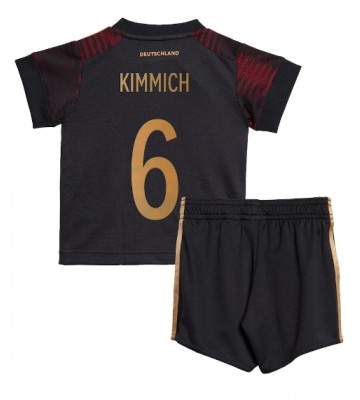 Tyskland Joshua Kimmich #6 Borta Kläder Barn VM 2022 Kortärmad (+ Korta byxor)